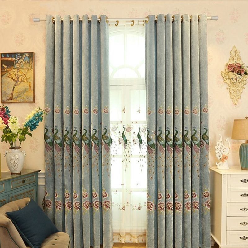Cortina Blackout De Chenille Sob Medida Com Bordado De Flor De Pavão